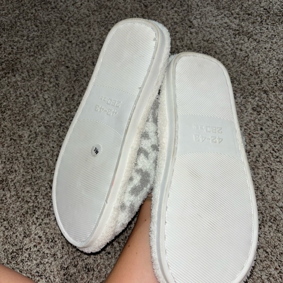 Slippers - Picture 2 of 2